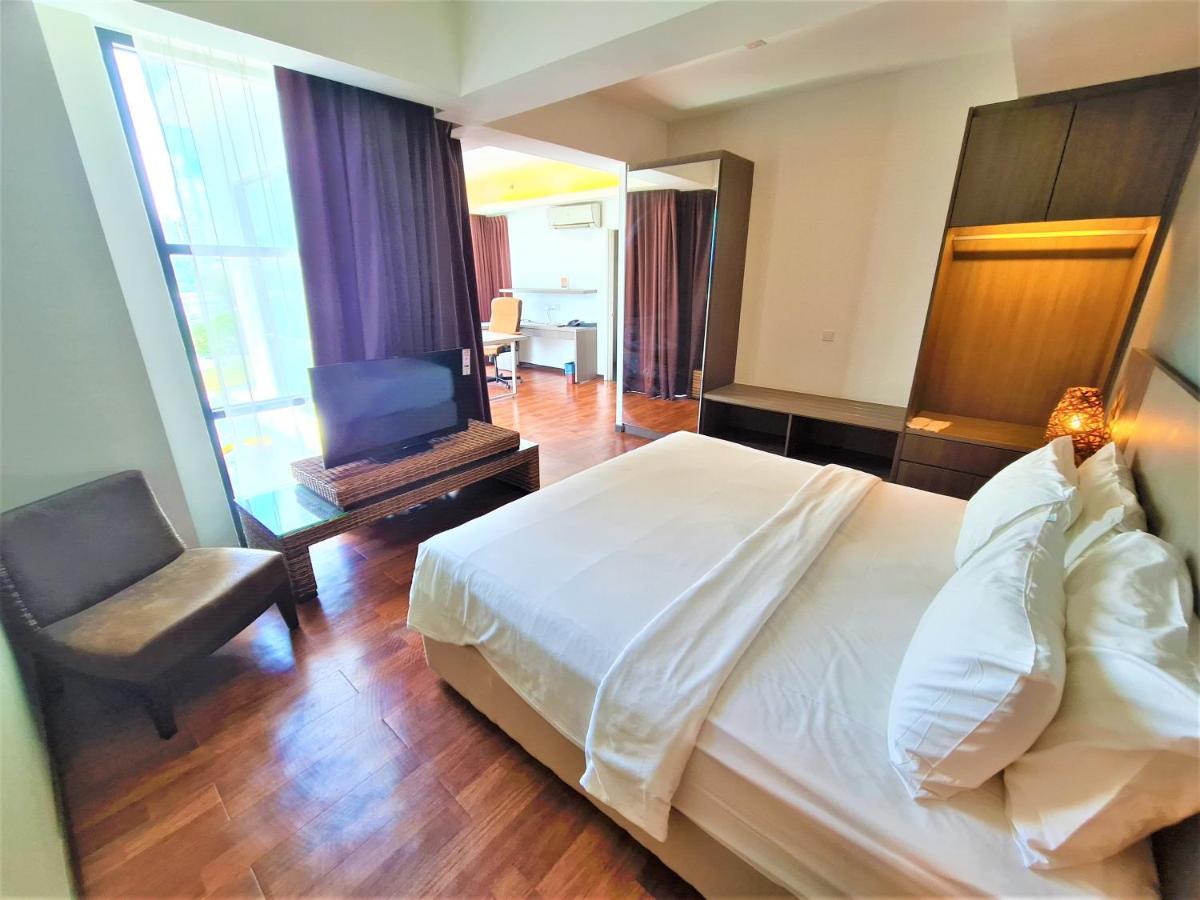 Nexus Regency Suites & Hotel Subang Jaya Esterno foto