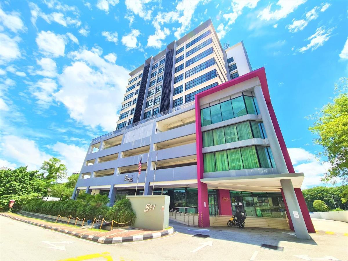Nexus Regency Suites & Hotel Subang Jaya Esterno foto