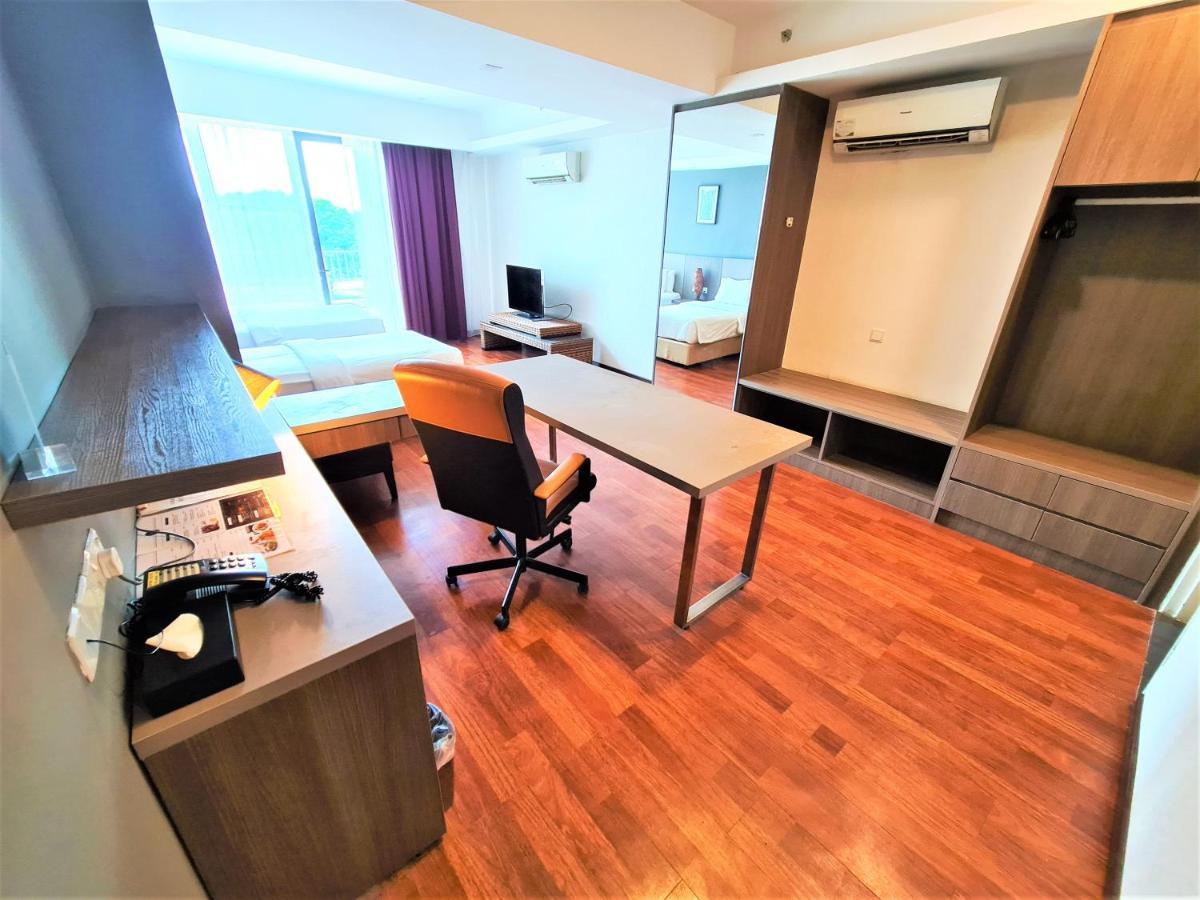 Nexus Regency Suites & Hotel Subang Jaya Esterno foto