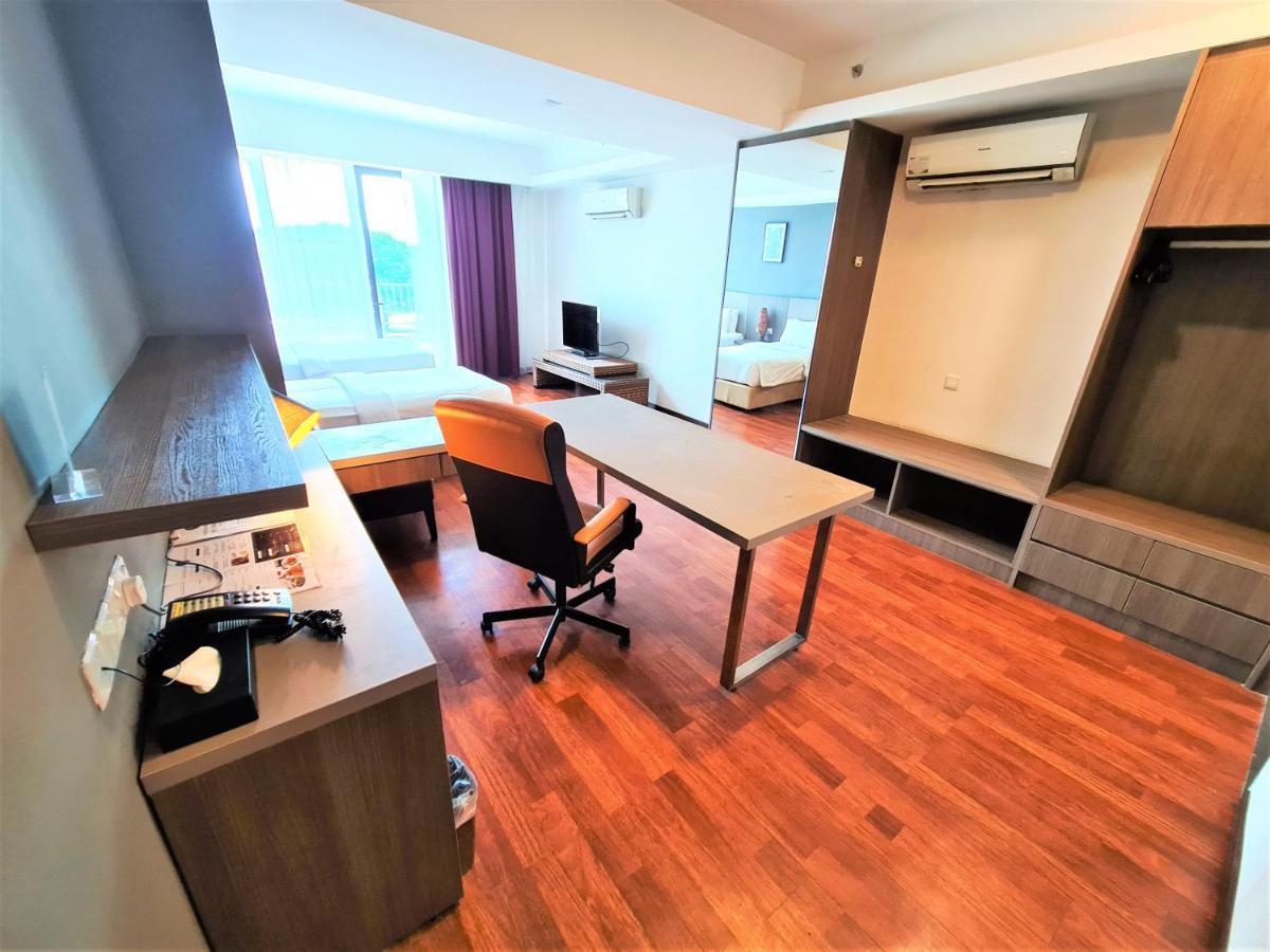 Nexus Regency Suites & Hotel Subang Jaya Esterno foto