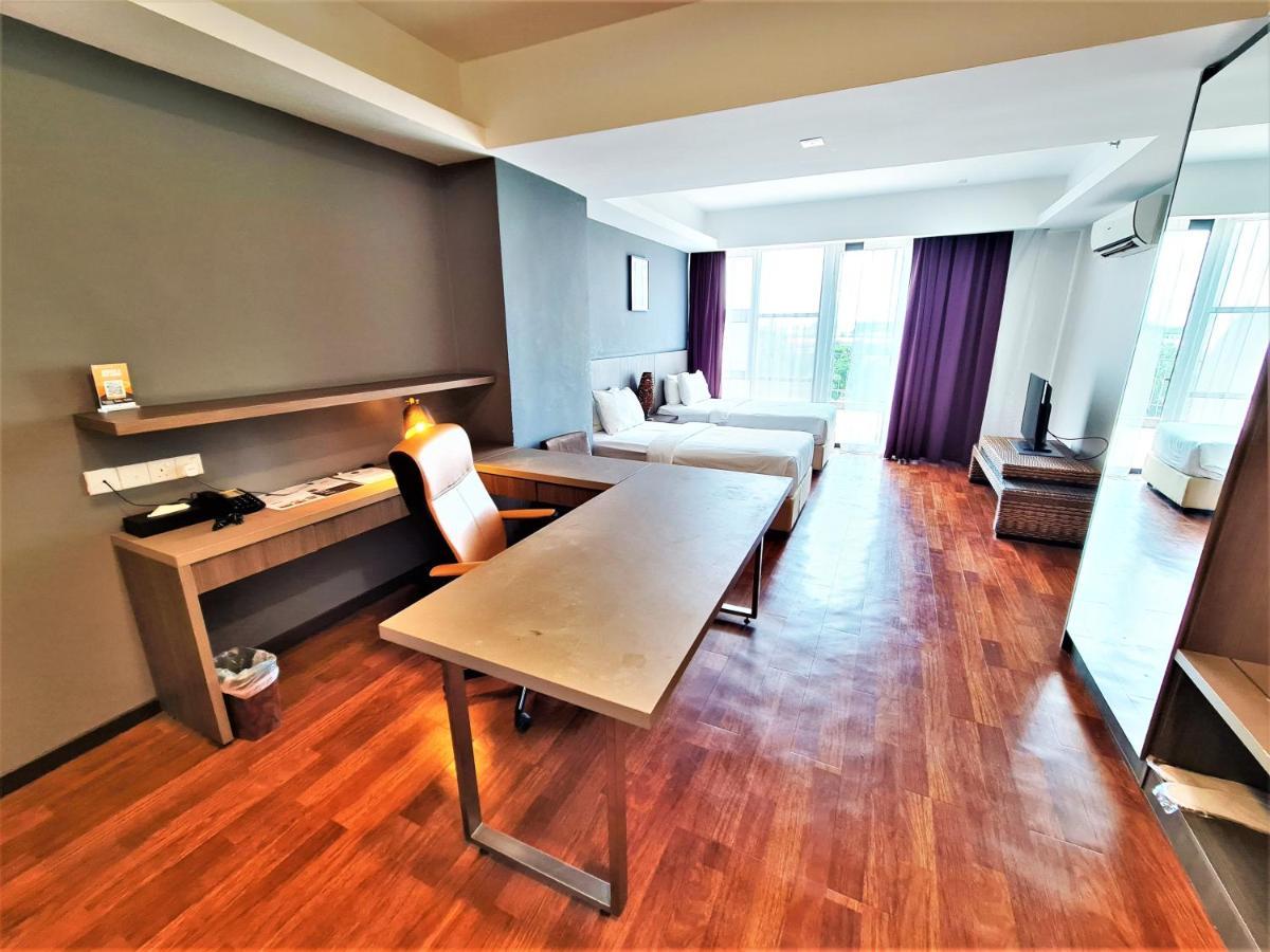 Nexus Regency Suites & Hotel Subang Jaya Esterno foto
