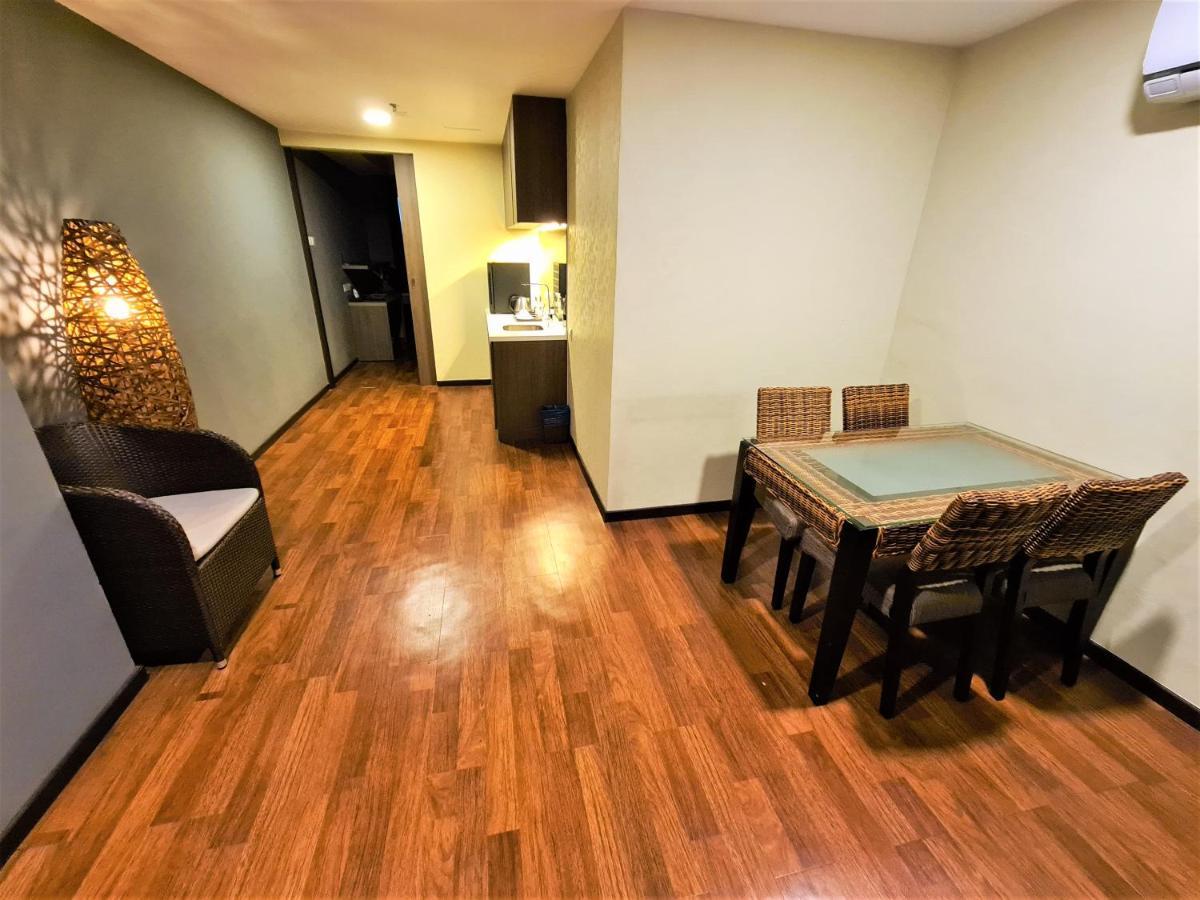 Nexus Regency Suites & Hotel Subang Jaya Esterno foto